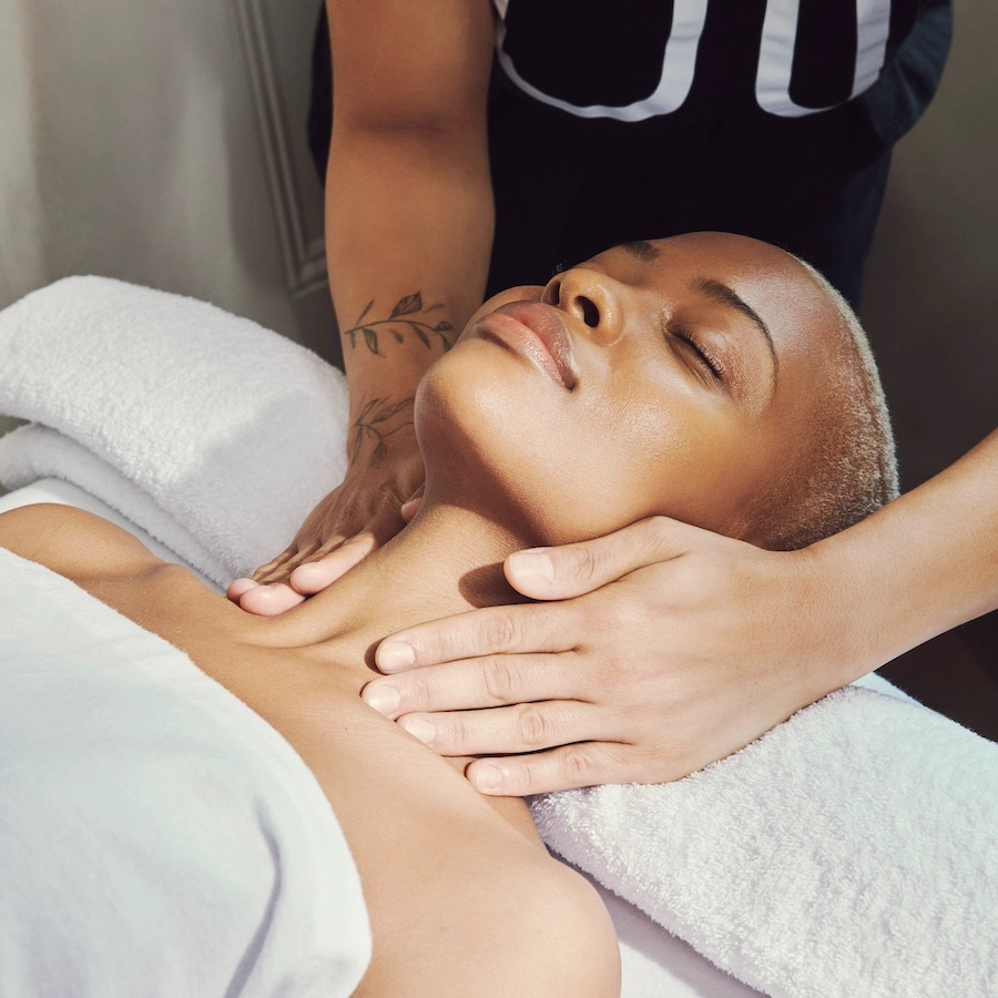 Manual lymphatic drainage massage